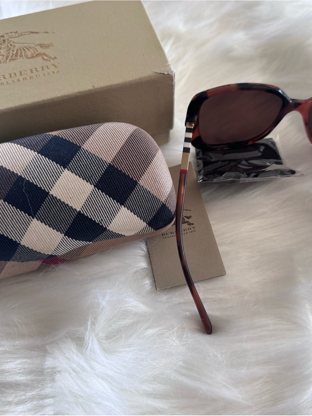 Burberry Brown Tortoiseshell Sunglasses with Navy Check Case - Picture 4 of 5